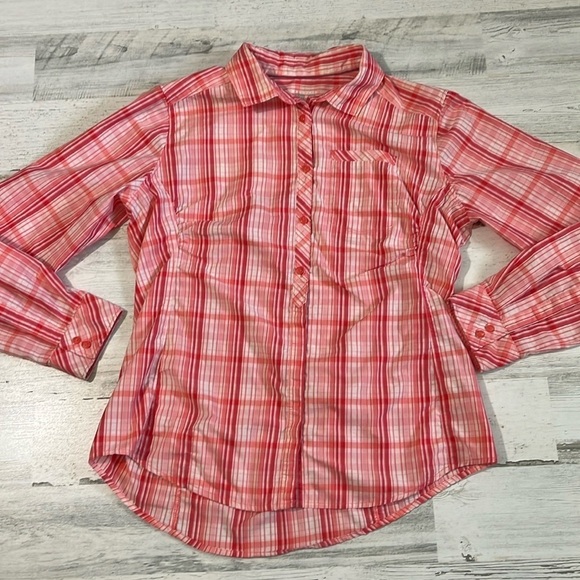 Mountain Hardwear Tops - Mountain Hard Wear Button Down Size 8